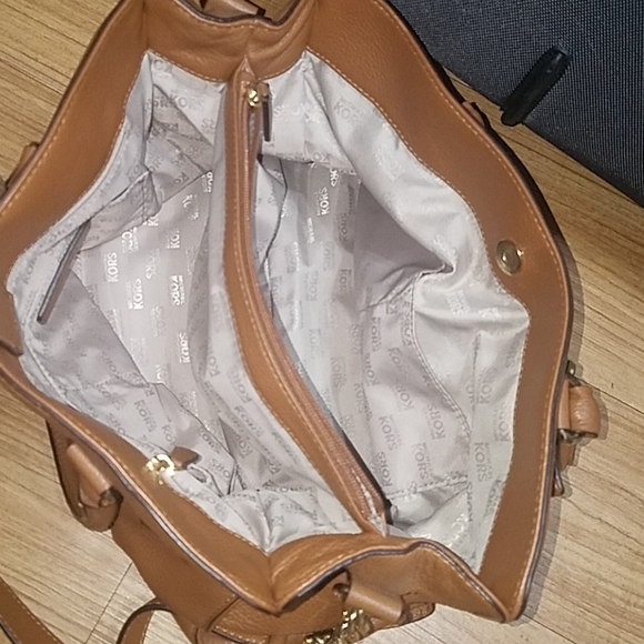 Authentic Michael Kors purse - Picture 6 of 7